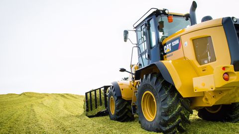 Une « petite » chargeuse agricole Caterpillar Une « petite » chargeuse agricole Caterpillar