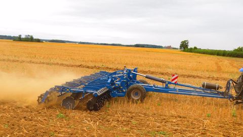 Bonnel : le déchaumeur Multiflex passe au format XL Bonnel : le déchaumeur Multiflex passe au format XL