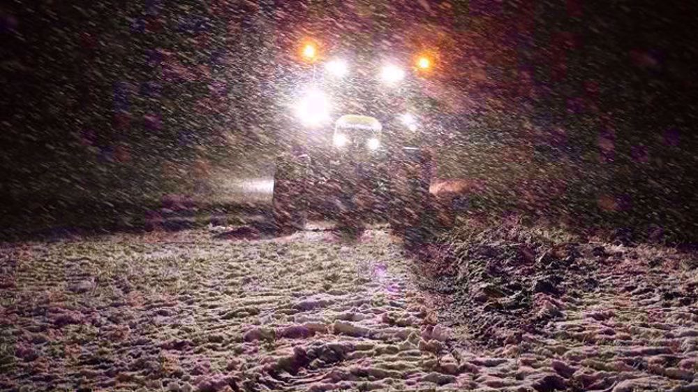 Labourer pendant 24 heures malgré le froid Labourer pendant 24 heures malgré le froid