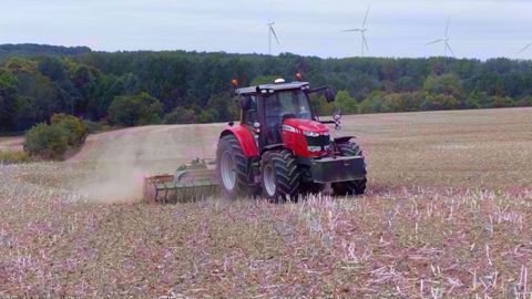 L'essai du tracteur Massey Ferguson 6718 S en images