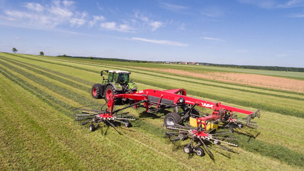 L'andaineur quadrirotor Fella Juras produit en série L'andaineur quadrirotor Fella Juras produit en série