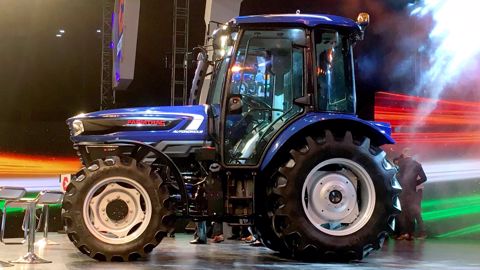 Escort présente un tracteur autonome Escort présente un tracteur autonome