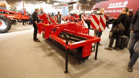 Un rouleau destructeur Quivogne de grand diamètre Un rouleau destructeur Quivogne de grand diamètre