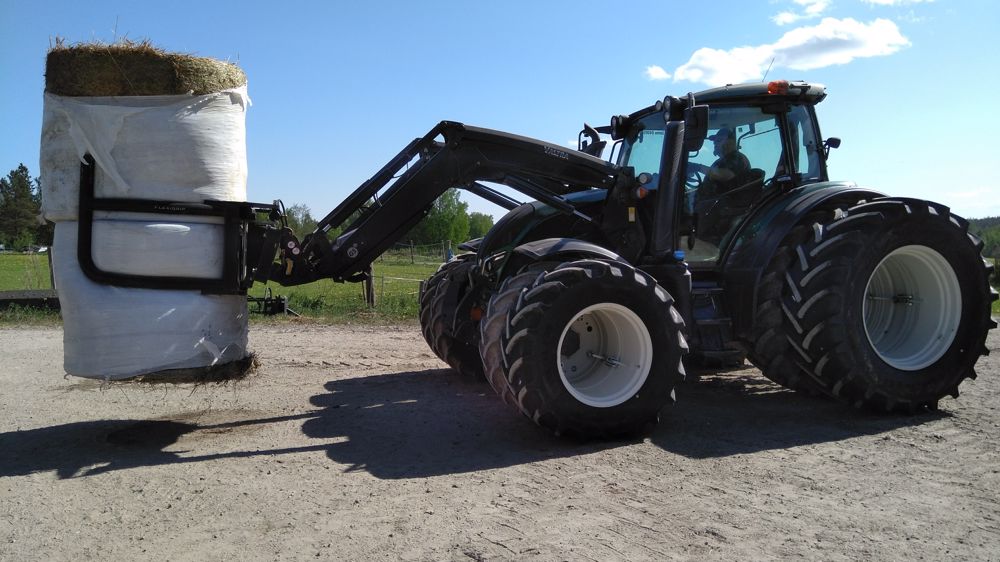 Les jumelages Starco sur les tracteurs Valtra  Les jumelages Starco sur les tracteurs Valtra
