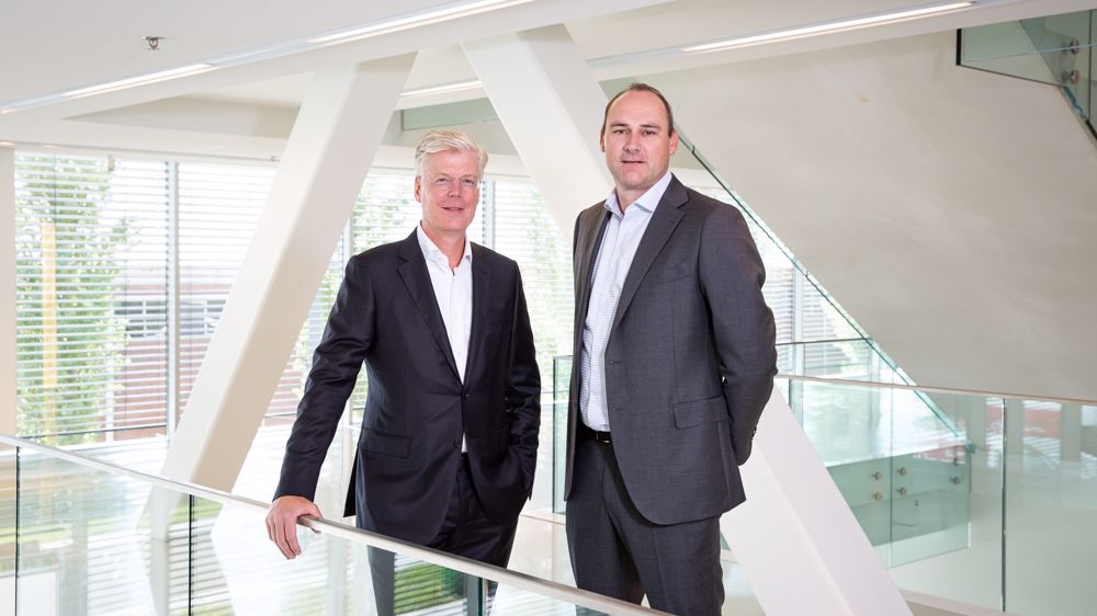 Alexander van der Lely (gauche) et André van Troost Alexander van der Lely (gauche) et André van Troost