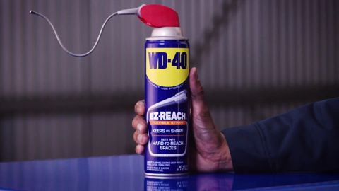 WD-40 se plie en quatre pour traiter les points inaccessibles WD-40 se plie en quatre pour traiter les points inaccessibles