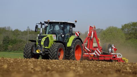 Claas Arion 660 CMatic : le point technique Claas Arion 660 CMatic : le point technique