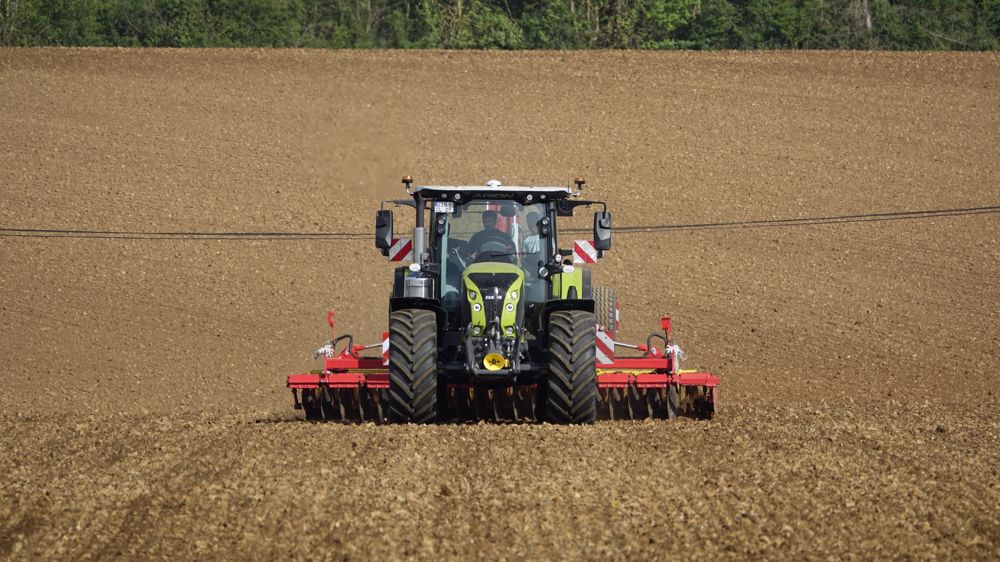 Claas Arion 660 CMatic, taillé pour les travaux lourds