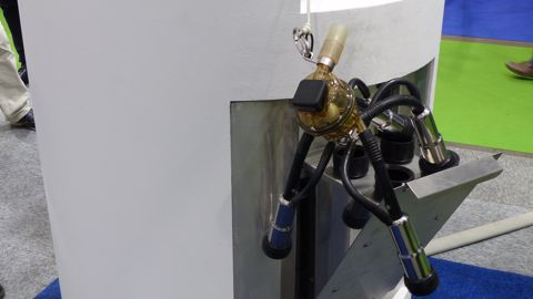 Trempage, désinfection et rinçage automatisés dans la griffe chez Boumatic Trempage, désinfection et rinçage automatisés dans la griffe chez Boumatic