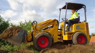 Knikmops : des mini-chargeuses inédites en France