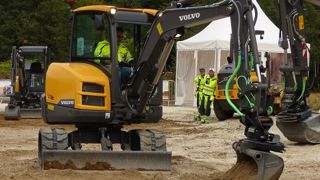 Avant-première Volvo : les pelles compactes sur chenilles ECR25D et ECR27D