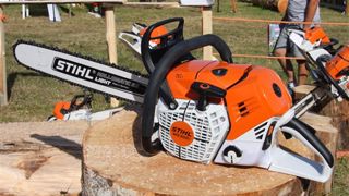 Tronçonneuse MS 550 i : une grande première chez Stihl !