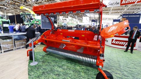 Un pick-up Kemper pour ensileuse renforcé Un pick-up Kemper pour ensileuse renforcé