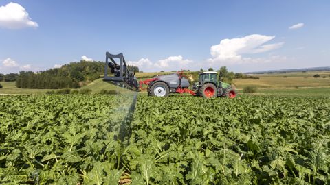 Le Horsch Leeb AX pulvérise même dans les terrains accidentés Le Horsch Leeb AX pulvérise même dans les terrains accidentés