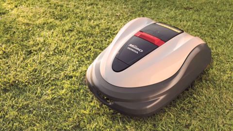 Honda : les robots Miimo travaillent en équipe Honda : les robots Miimo travaillent en équipe