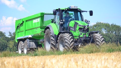 Un petit Deutz-Fahr Agrotron 6.4 RCshift Un petit Deutz-Fahr Agrotron 6.4 RCshift