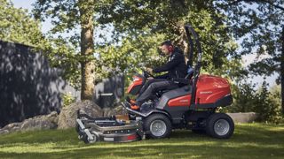Tondeuse Husqvarna P 535HX : l'hybride bientôt lancé sur le marché