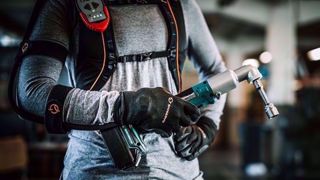 Loxam développe son offre de gants bioniques