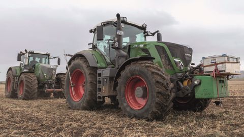 La simulation de charge au champ a été effectuée à l'aide d'un premier tracteur de traction et d'un second de freinage afin de déterminer la force de traction et l'efficacité énergétique. La simulation de charge au champ a été effectuée à l'aide d'un premier tracteur de traction et d'un second de freinage afin de déterminer la force de traction et l'efficacité énergétique.