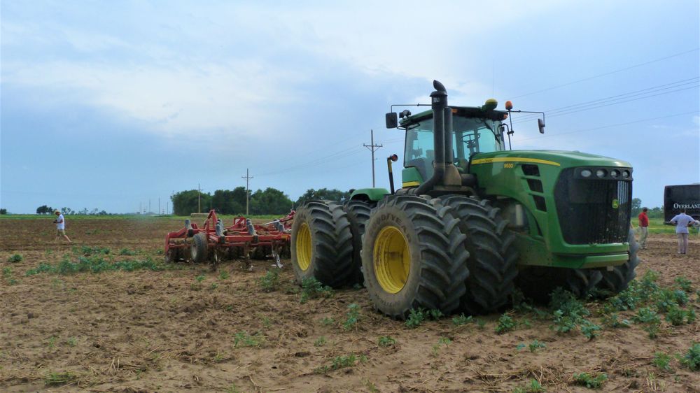 Joe Biden impose le droit à réparer les tracteurs