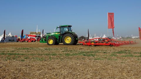 Innov-Agri 2021 : Une lourde herse à dent chez Väderstad Innov-Agri 2021 : Une lourde herse à dent chez Väderstad