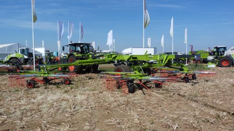 Des andaineurs Claas pour chantiers intensifs Des andaineurs Claas pour chantiers intensifs