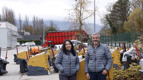 Serge Monod et son associée, Nadia Moreau, gèrent la société Track Équipement, qui s’est spécialisée dans la distribution d’outils de déneigement canadiens. Serge Monod et son associée, Nadia Moreau, gèrent la société Track Équipement, qui s’est spécialisée dans la distribution d’outils de déneigement canadiens.