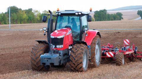 Massey Ferguson 7600 : Une courte carrière et peu de griefs Massey Ferguson 7600 : Une courte carrière et peu de griefs