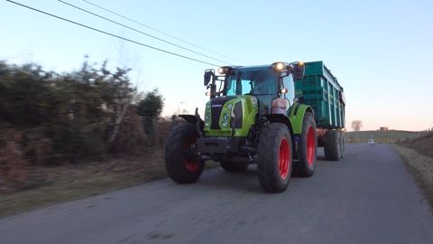 Essai Claas Arion 450 : Vue panoramique et vie pratique Essai Claas Arion 450 : Vue panoramique et vie pratique