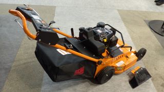 Scag SFC30 : une tondeuse en grande largeur