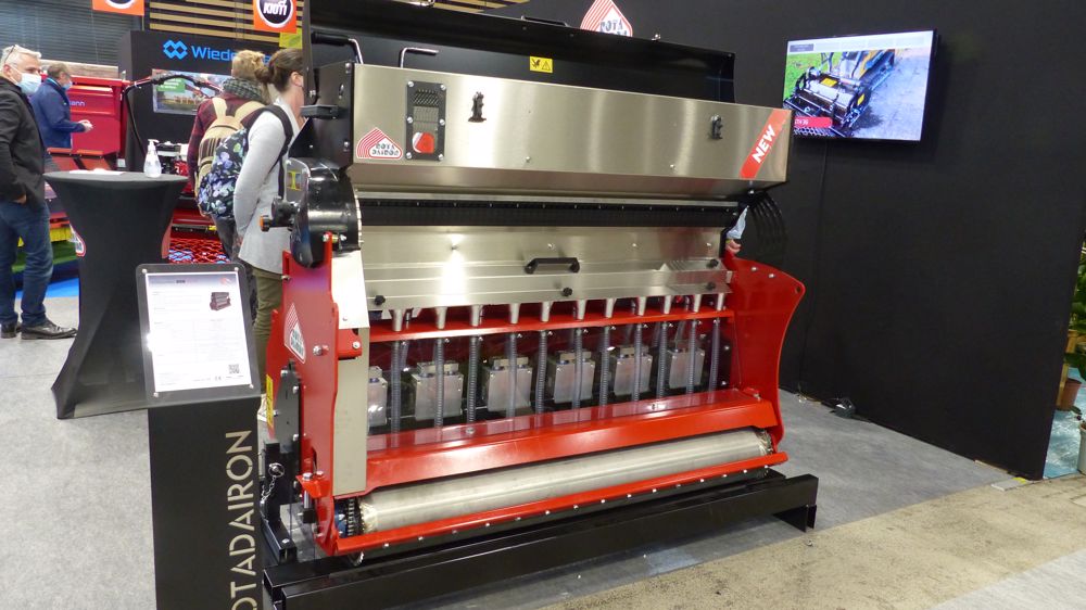 Rotadairon Roog 150.60 : semis de précision avec 24 disques