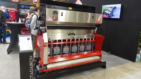 Rotadairon Roog 150.60 : semis de précision avec 24 disques Rotadairon Roog 150.60 : semis de précision avec 24 disques