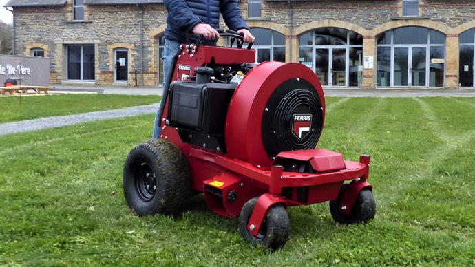 Présentation En Vidéo Du Souflleur Stand-on FB1000 Hurricane De Ferris