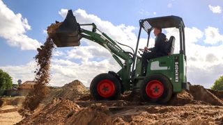 Une chargeuse Knikmops électrique 