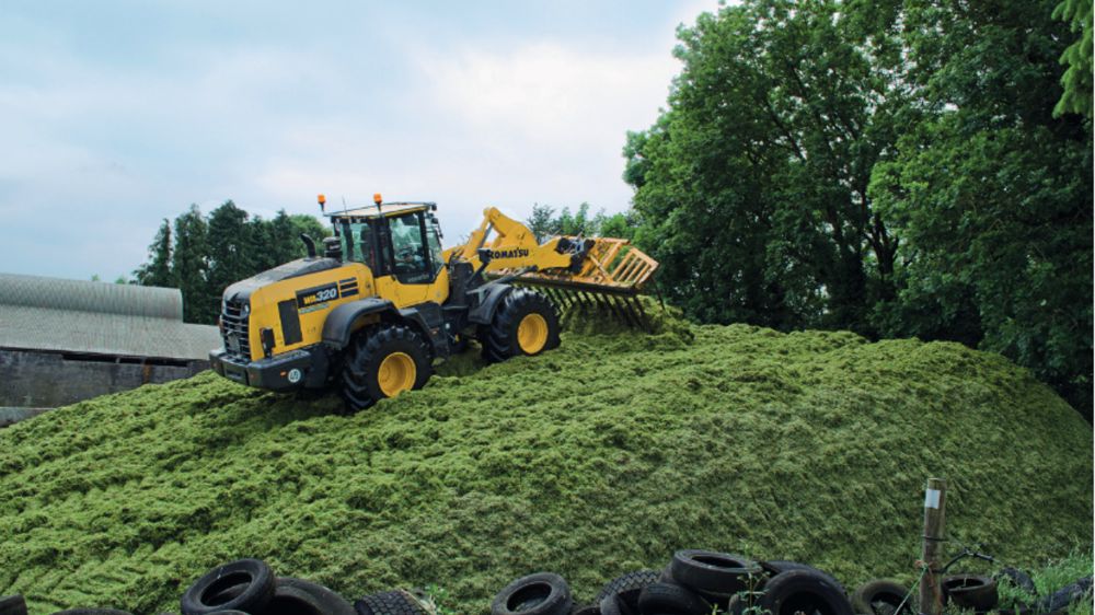 Komatsu : Moteurs et ponts faits maison Komatsu : Moteurs et ponts faits maison