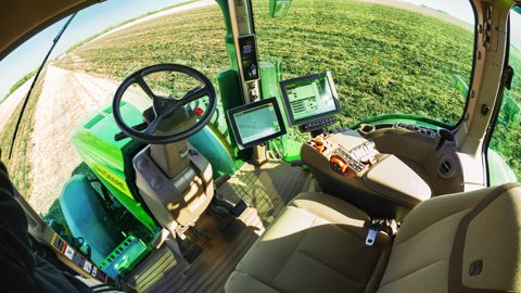 20 étudiants tentent de hacker un tracteur John Deere 20 étudiants tentent de hacker un tracteur John Deere