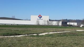 L214 s’attaque à un abattoir de veaux en Dordogne L214 s’attaque à un abattoir de veaux en Dordogne