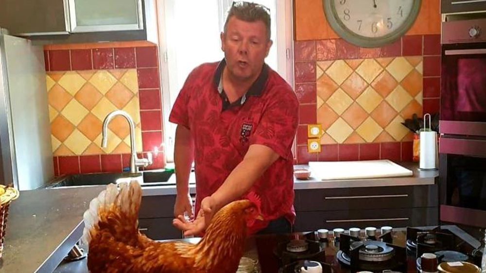 Il filme ses recettes de produits locaux sur Facebook