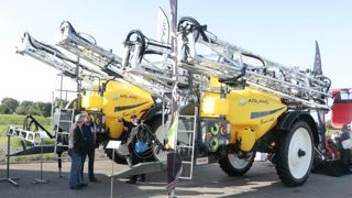 Des pulvérisateurs Isobus Des pulvérisateurs Isobus