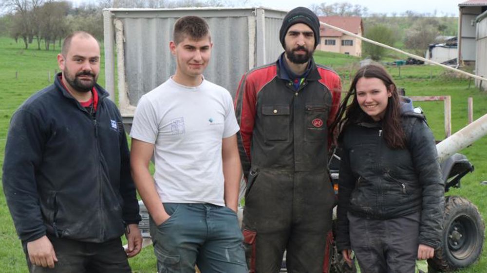« Nous avons conçu une remorque  pour distribuer les compléments »