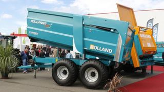 Les bennes Rollfarm entrent en action Les bennes Rollfarm entrent en action