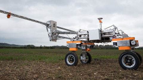 Un duo de robots pour détruire les adventices Un duo de robots pour détruire les adventices