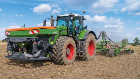La nouvelle gamme de trémies frontales lancée par Amazone comprend deux modèles. © Amazone