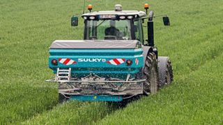 Le dispositif Speed Control peut équiper en option les épandeurs Sulky X 40 + et X 50 +. © Sulky Le dispositif Speed Control peut équiper en option les épandeurs Sulky X 40 + et X 50 +. © Sulky