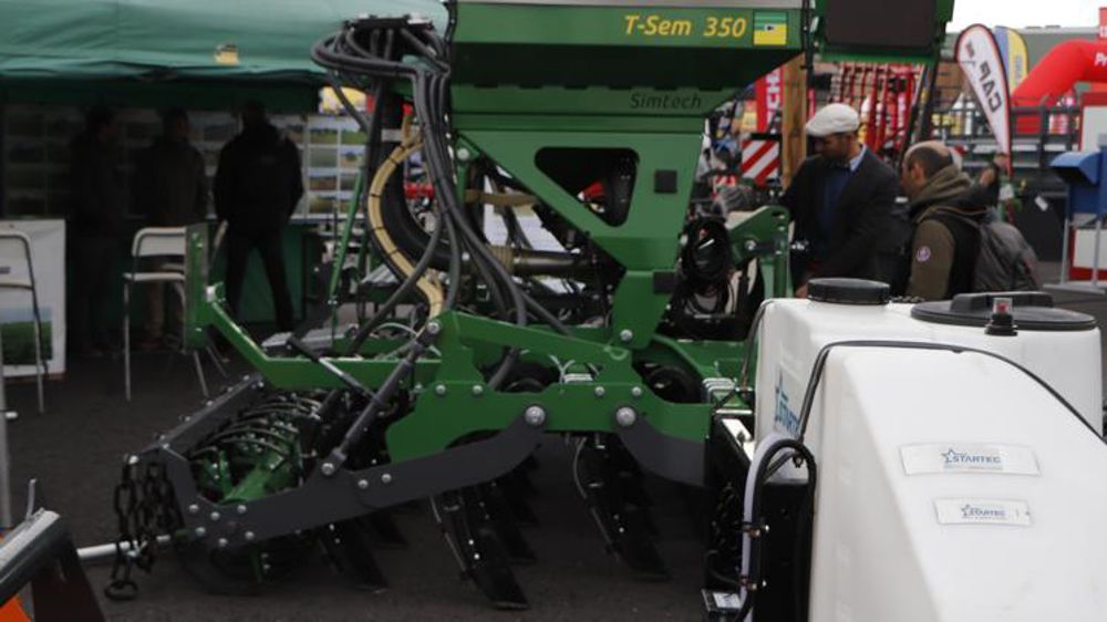 Simtech a dévoilé sa nouvelle gamme de semoirs pneumatiques T-Sem lors du Sommet de l’élevage. © C. Le Gall