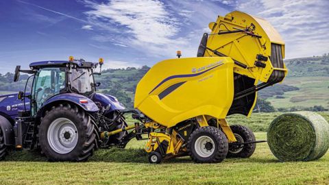 Avec la Pro-Belt, New Holland complète par le haut sa gamme actuelle de presses à balles rondes. © New Holland