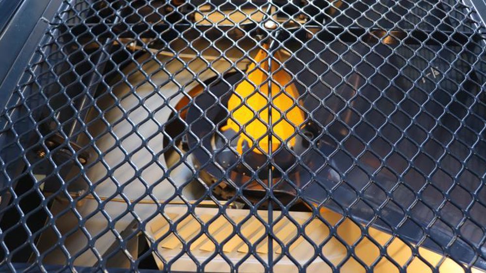 Bogballe, afin de fluidifier le tamisage des gros engrais comme les bouchons, a ajouté un tamis à grosses mailles à son catalogue. © P. Denis/GFA