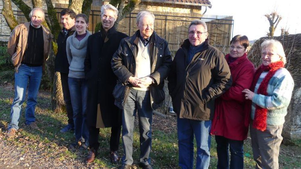 Au centre, Hervé Fleury, médecin spécialiste des virus, Aimé Vuillaume et Alain Labeille, vétérinaires retraités, entourés de producteurs de canards et d’oies de la Dordogne et du Lot. ©  Claude Hélène Yvard