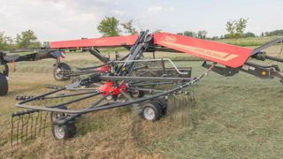 Un andaineur double rotor plus polyvalent Un andaineur double rotor plus polyvalent