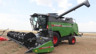 Fendt propose deux motorisations différentes sur ses moissonneuses-batteuses Corus 500 Fendt propose deux motorisations différentes sur ses moissonneuses-batteuses Corus 500
